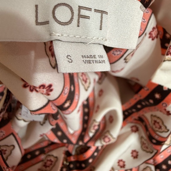 LOFT Pink and Black Patterned Blouse women's long sleeve size. S - Picture 3 of 4